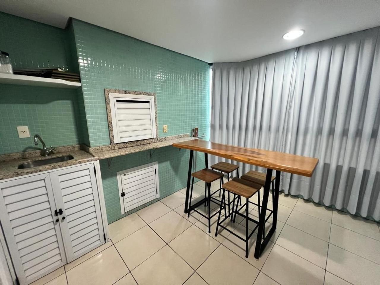 Curta! |146| Quadra Mar | 2 Vagas | Churrasqueira Apartamento Balneario Camboriu